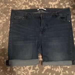 Celebrity Pink Denim Shorts Size 18